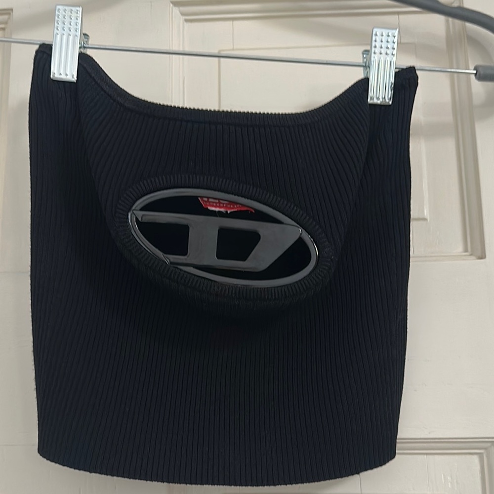 Black Diesel Clarksville Top with Logo Plaque